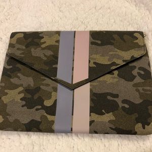 Stella & Dot Bellamy Clutch - Camo